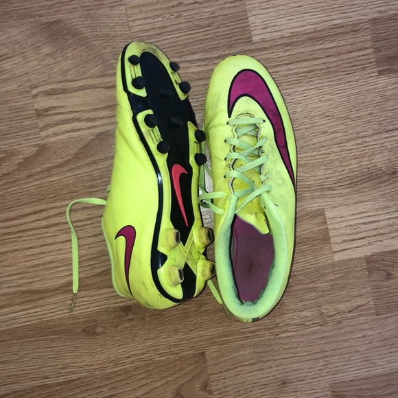 Nike Shoes - nike soccer cleats